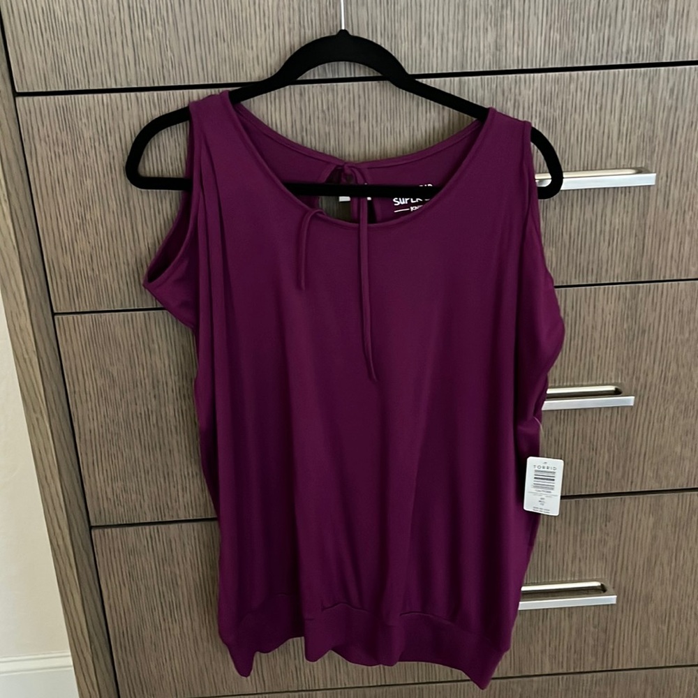 Open sleeve top